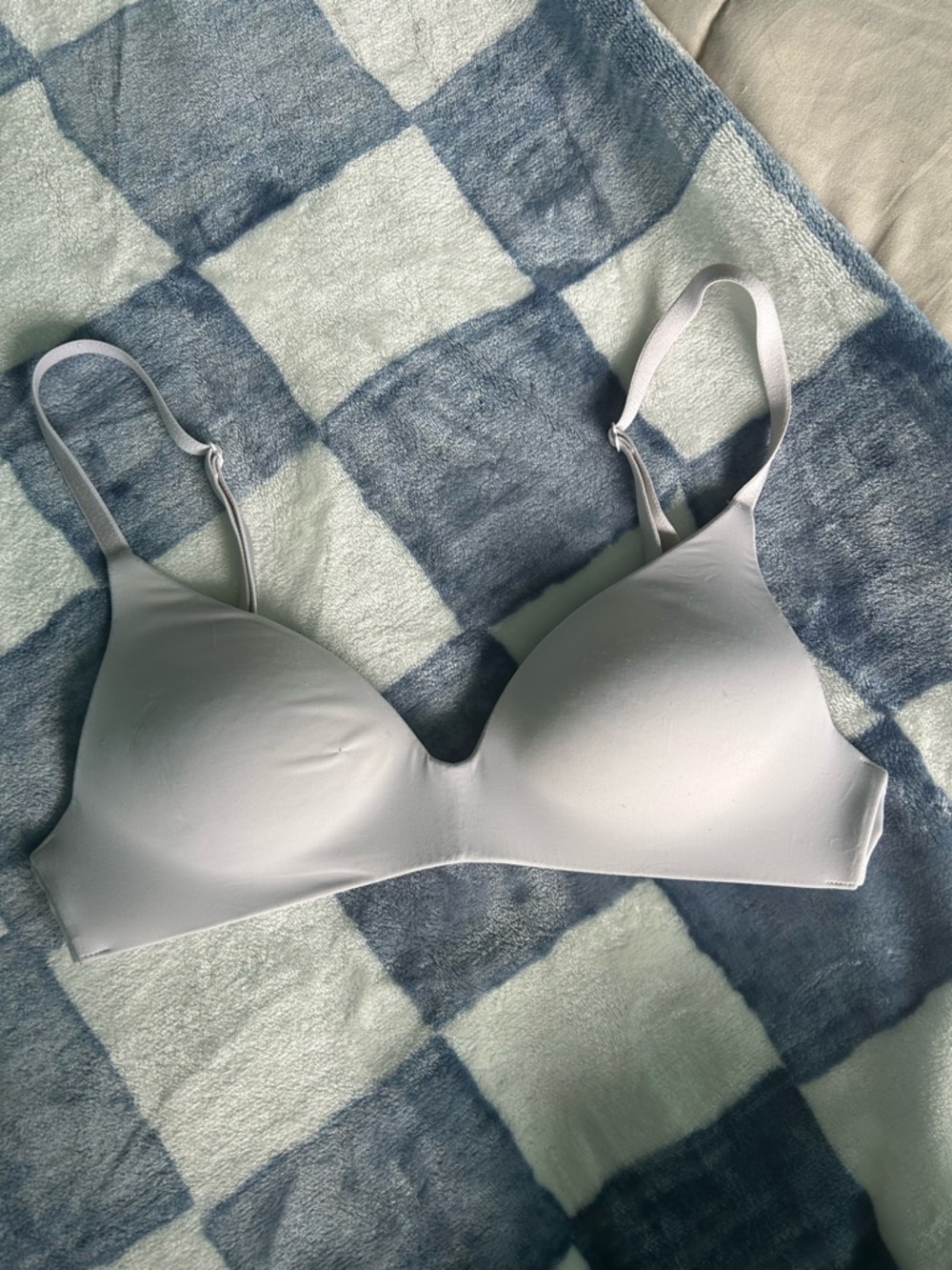 Victoria's Secret Pale Gray Wireless T-Shirt Bra